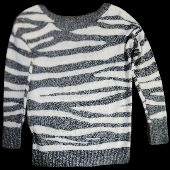 Express Gray & White Sweater - Size Sm - Picture 4 of 4